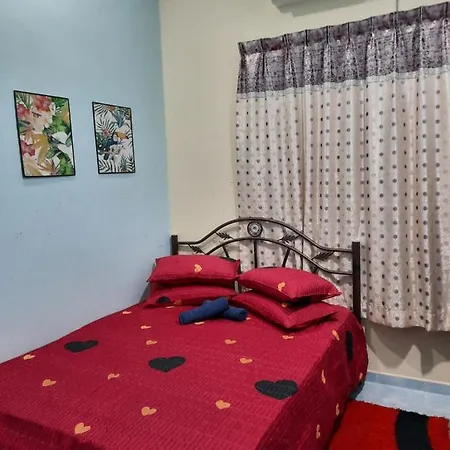 Muazdiana Homestay Di Kuala Nerus, Gong Badak Kampong Tanjong Gelam Exterior photo