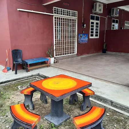 Muazdiana Homestay Di Kuala Nerus, Gong Badak Kampong Tanjong Gelam Exterior photo