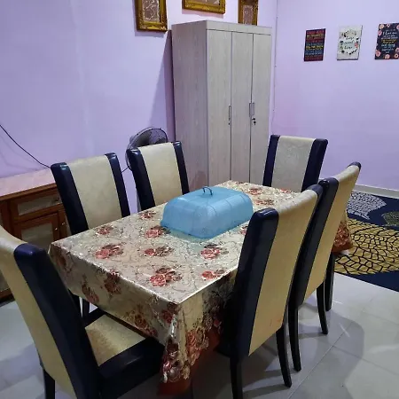 Muazdiana Homestay Di Kuala Nerus, Gong Badak Kampong Tanjong Gelam Exterior photo